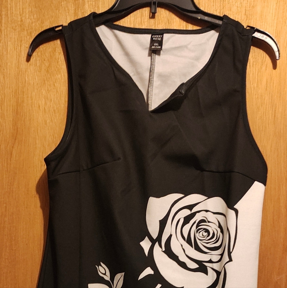 Women's black & white dress